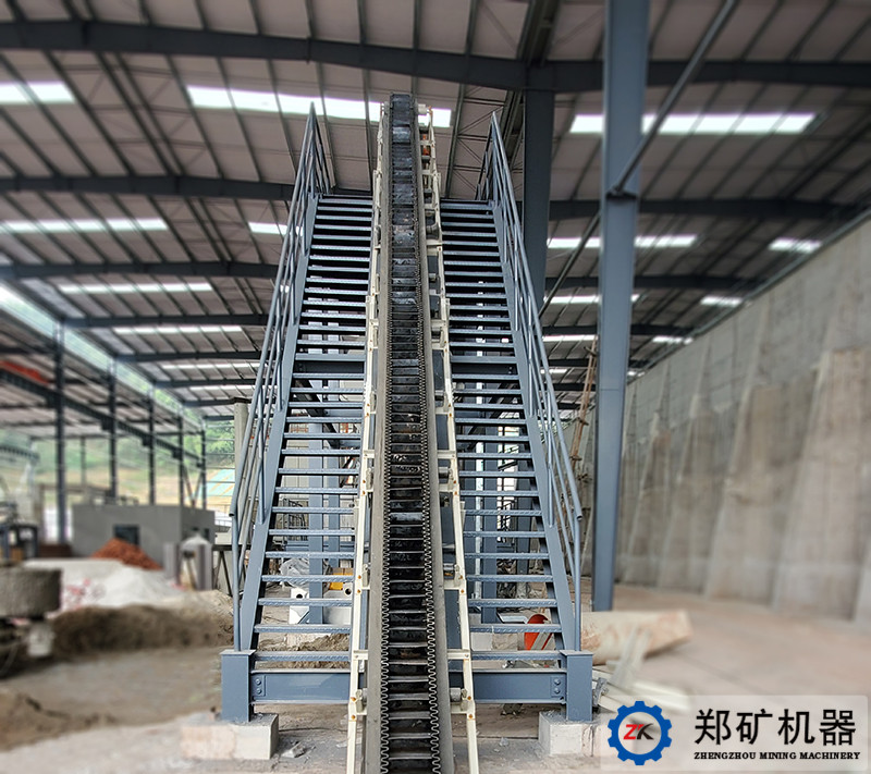 大傾角皮帶輸送機(jī)